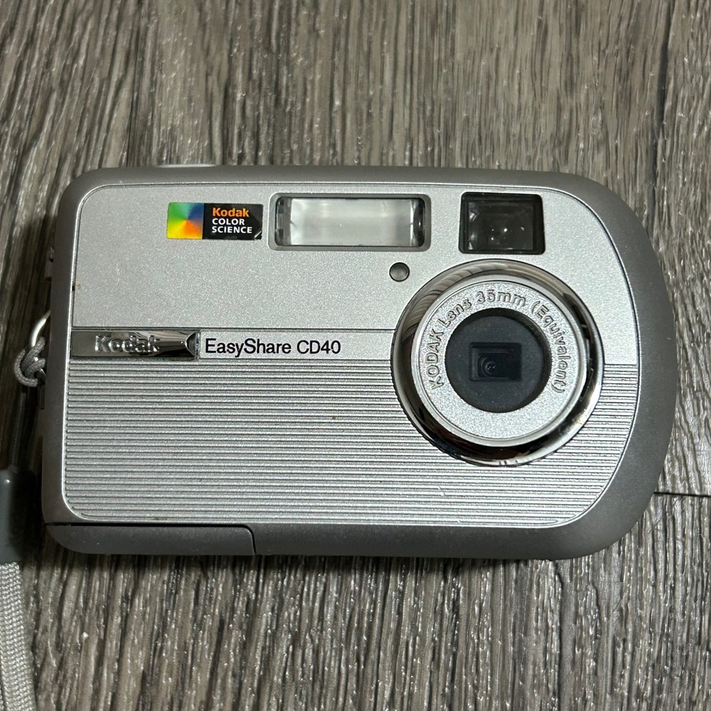 Kodak Digital Camera Silver EasyShare CD40‎ 4.0MP Vintage Point and Shoot